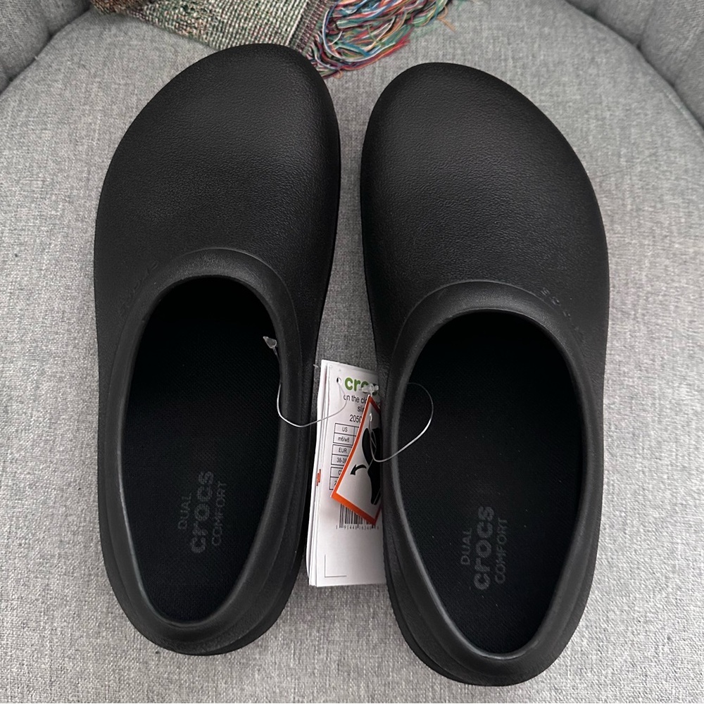 Black Crocs